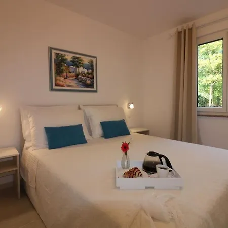 Lorena Mit Pool In * Porec