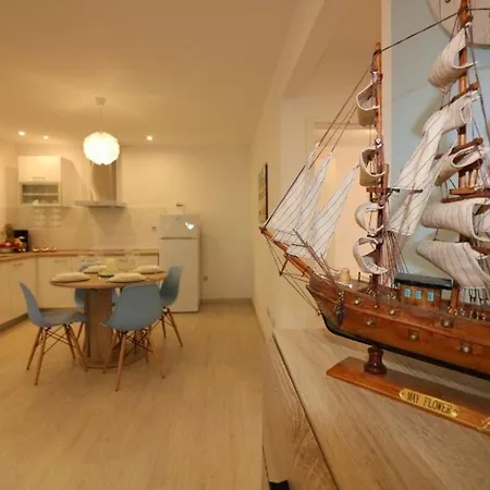 Holiday home Lorena Mit Pool In *