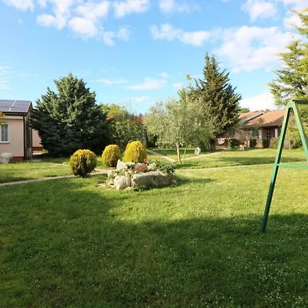 Lorena Mit Pool In Tatil Evi *